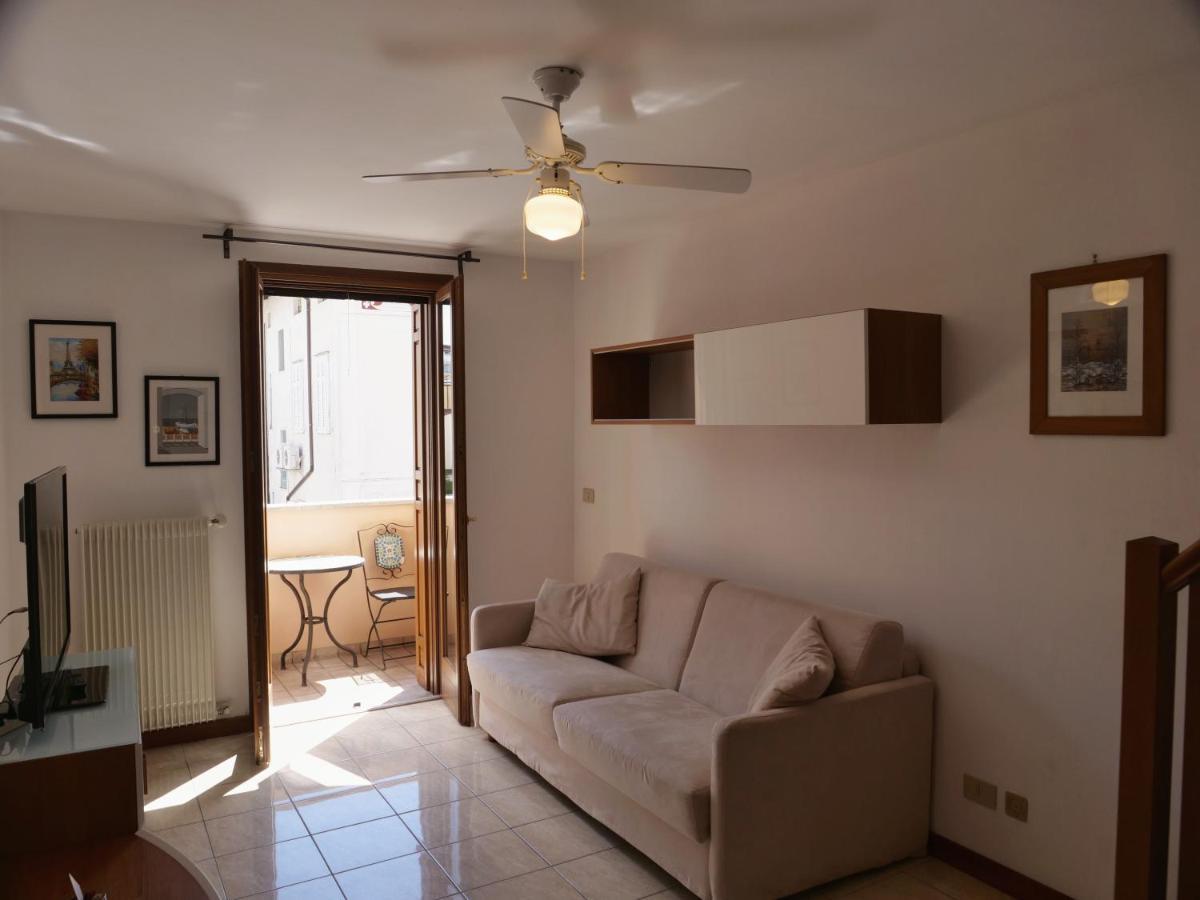 Appartement Lounge Del Duca, Centralissimo Bicamere Su Due Livelli - Posto Auto A Richesta