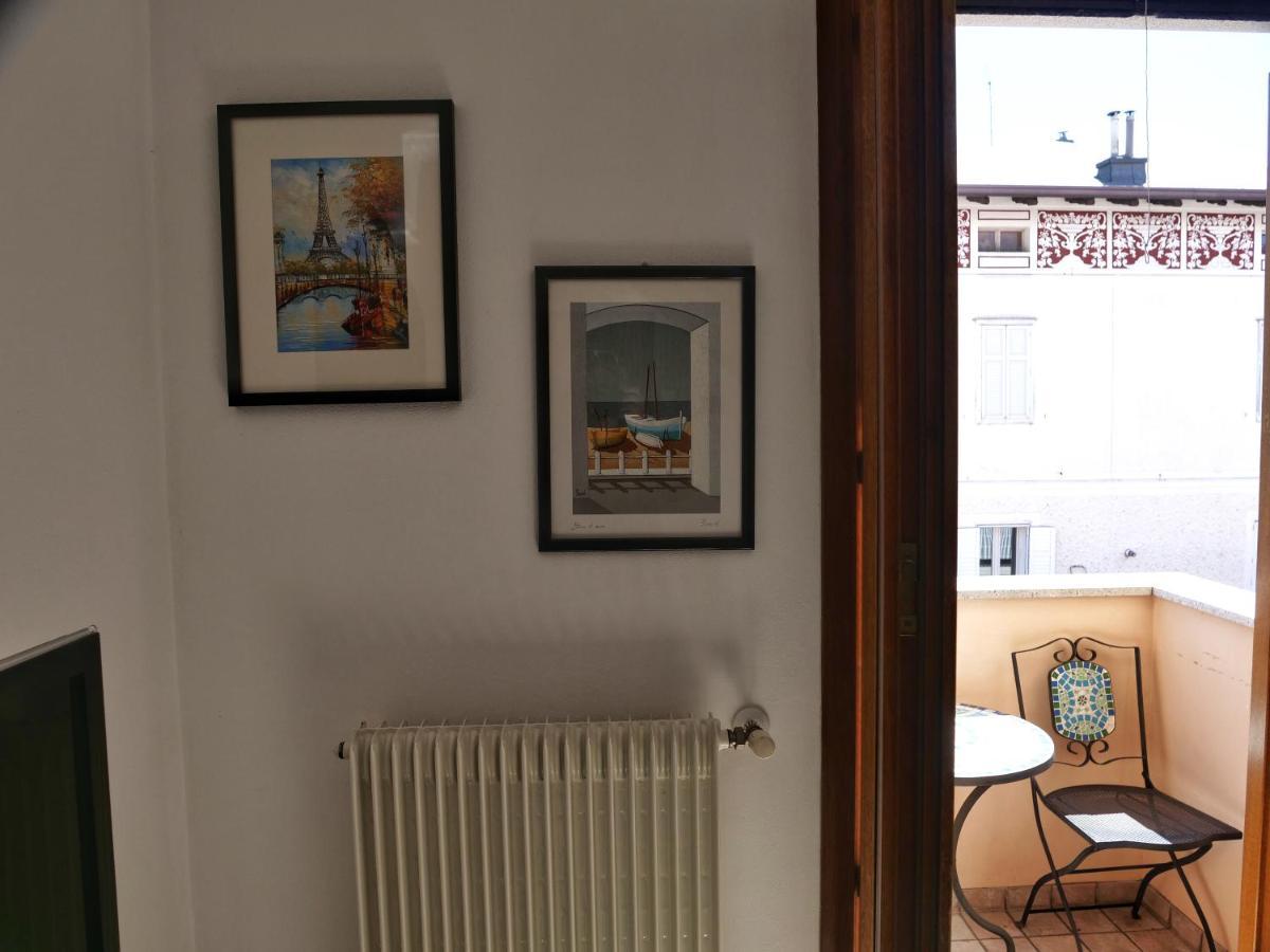 Lounge Del Duca, Centralissimo Bicamere Su Due Livelli - Posto Auto A Richesta Appartement