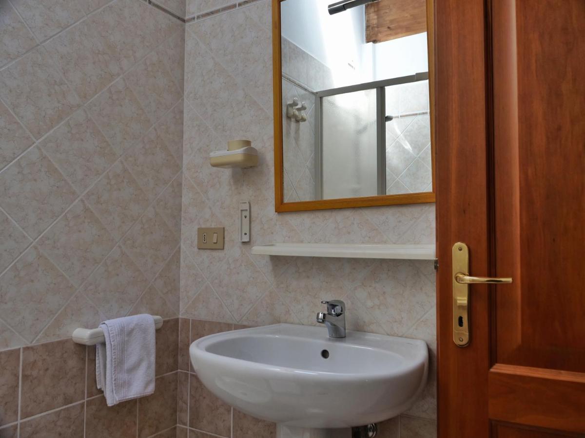 Lounge Del Duca, Centralissimo Bicamere Su Due Livelli - Posto Auto A Richesta Grado